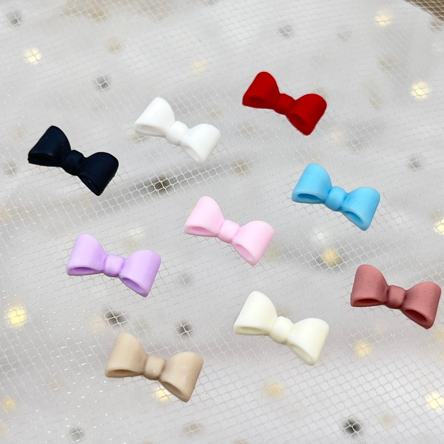 SINGLE CUTOUT BOW